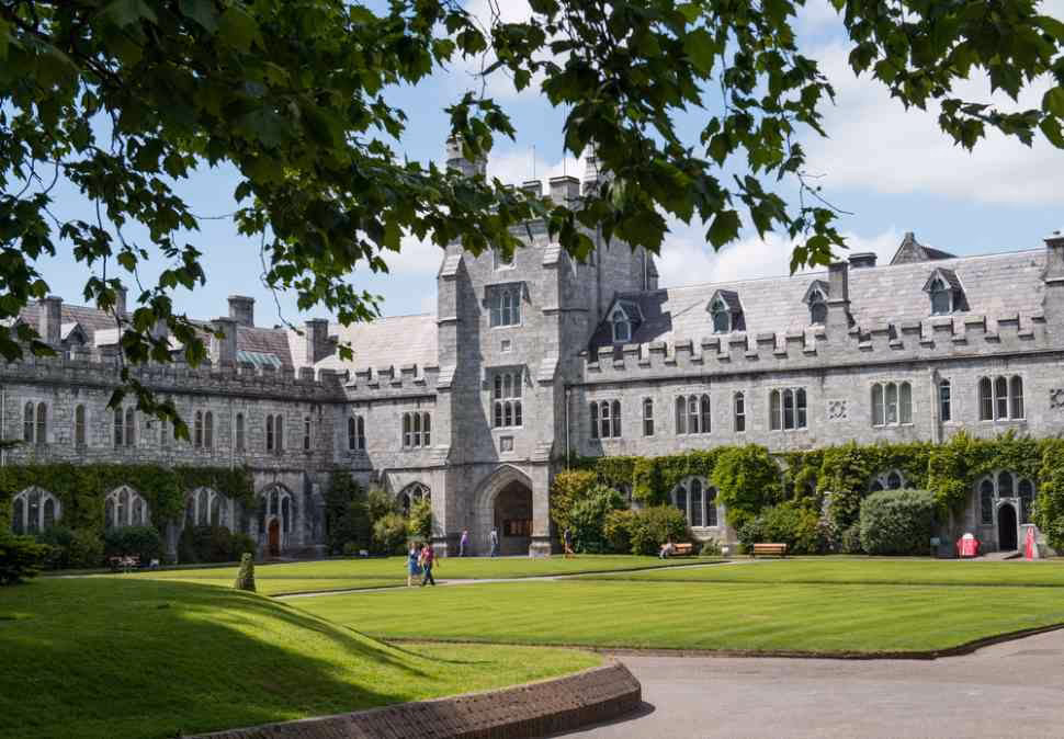 Why should you study medicine in Ireland?