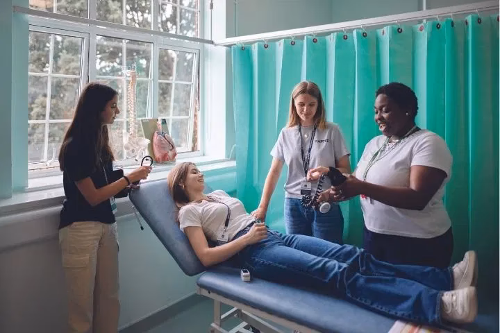 What will I learn in the global summer school Medicine & Life Sciences 2025?