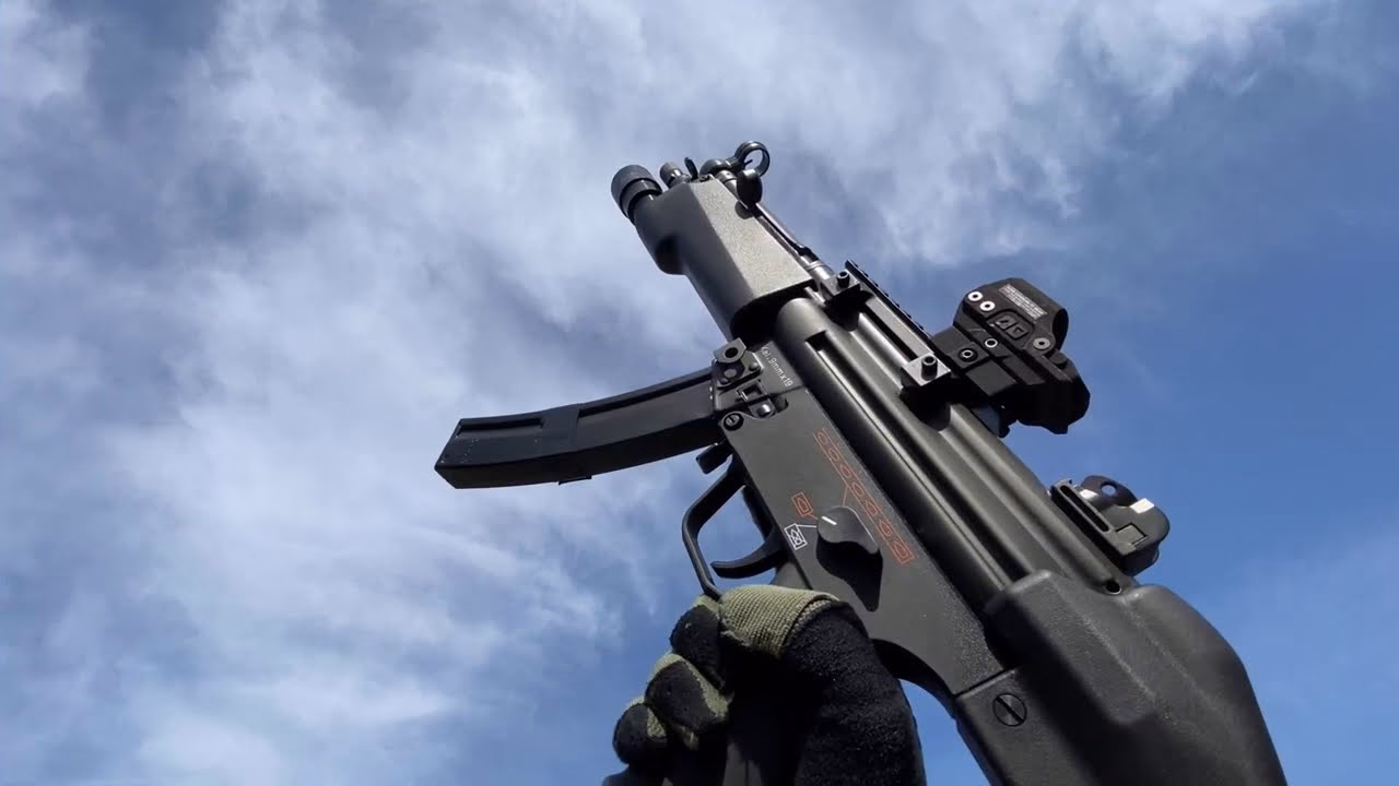 What is operator reflex sight?