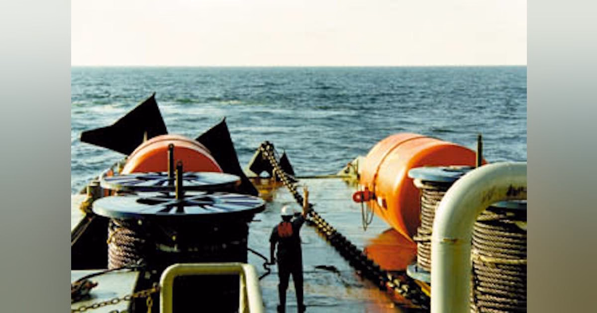 What is the difference between dynamic positioning and mooring?