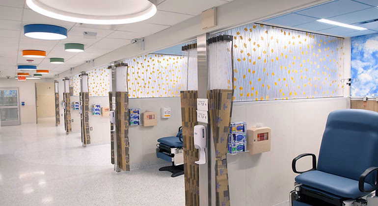 Where is Mount Sinai Hospital Medical Center?