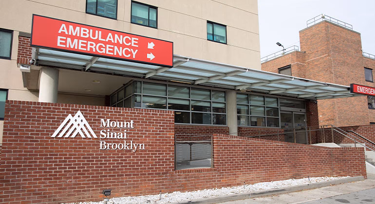 Is Mount Sinai Hospital open 24 hours a day?