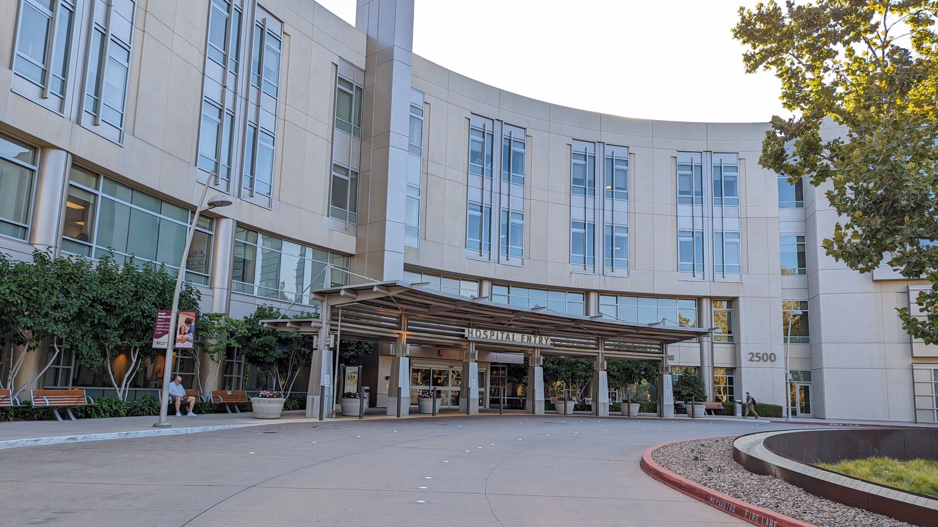 Does Mountain View Hospital have a shuttle?