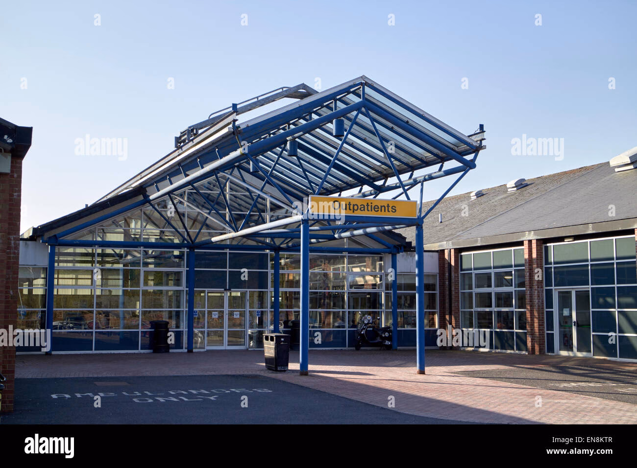 How to get to Musgrave Park Hospital (McKinney House 1) in Belfast?