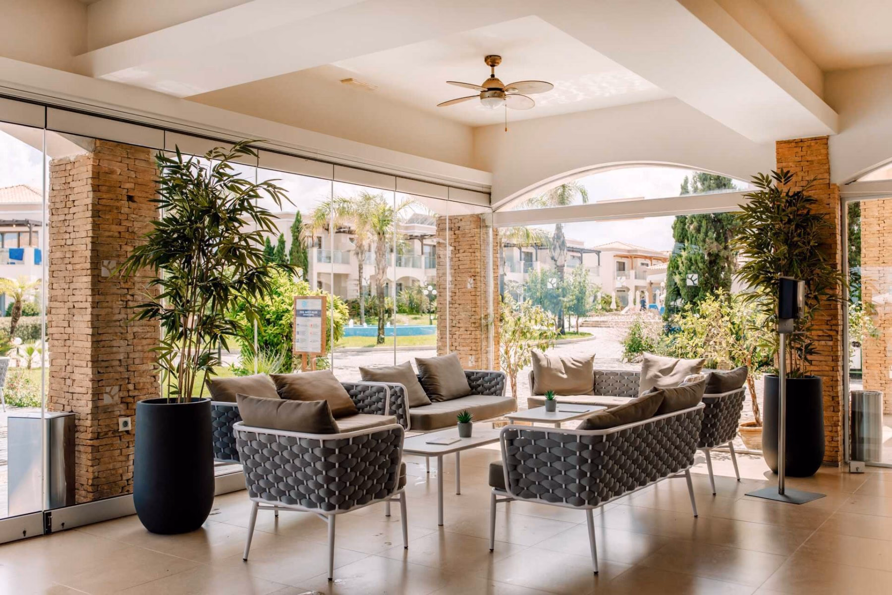 What restaurants are near Mythos beach resort?