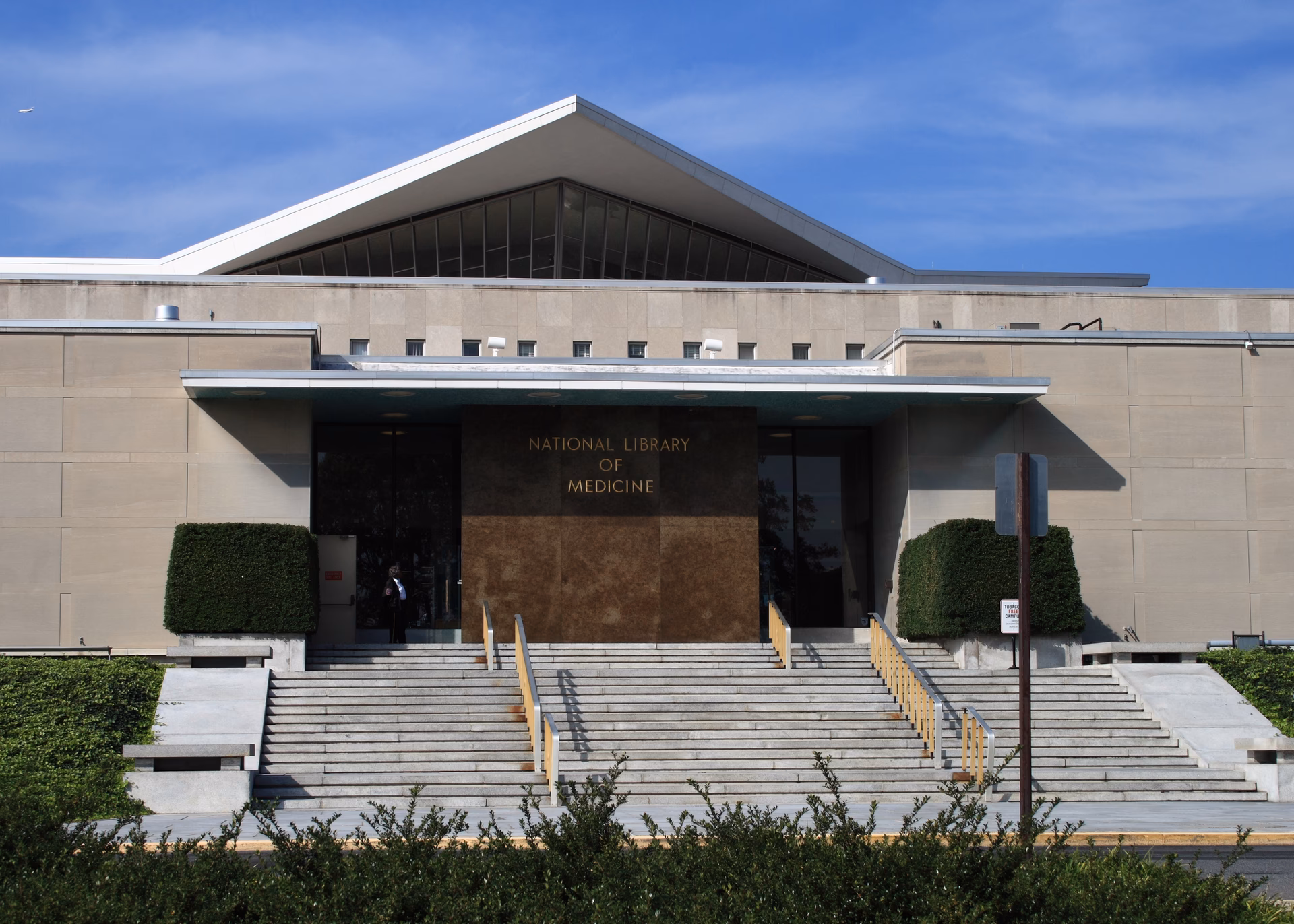 How many books does the National Library of Medicine have?