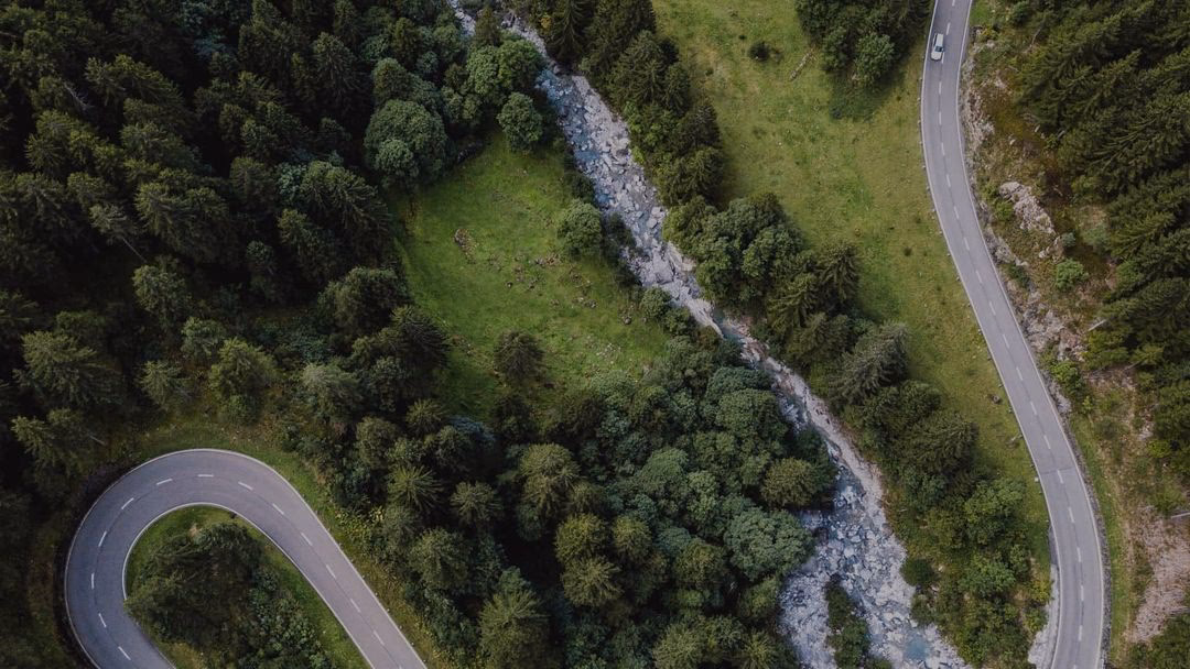 Where is the nearest tube station to Mount Vernon Hospital?