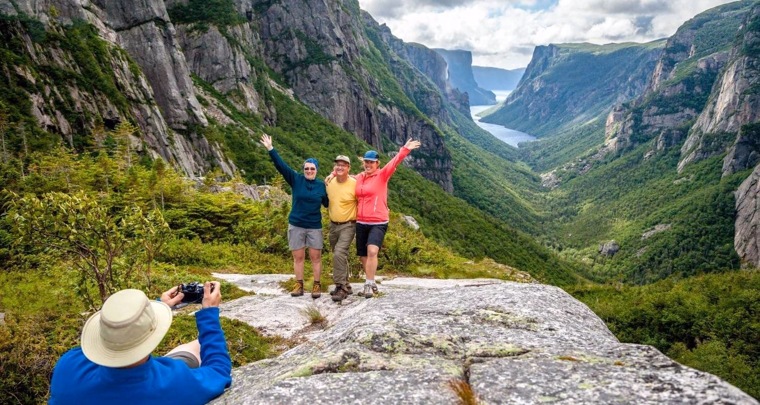 How to travel to Newfoundland and Labrador?