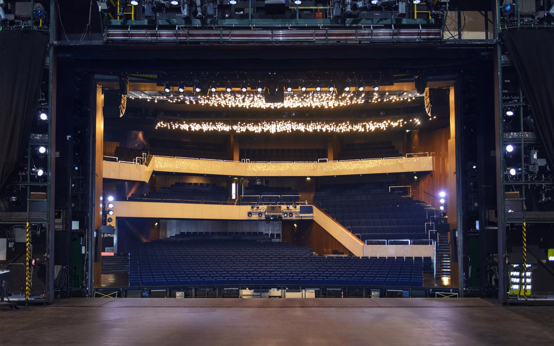 Wie heißt das Opernhaus in Bonn?