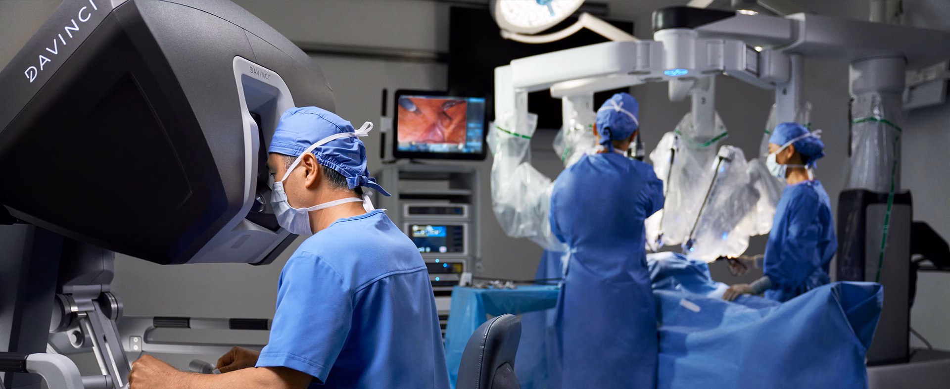 How many colorectal cancer surgeries are done robotically?
