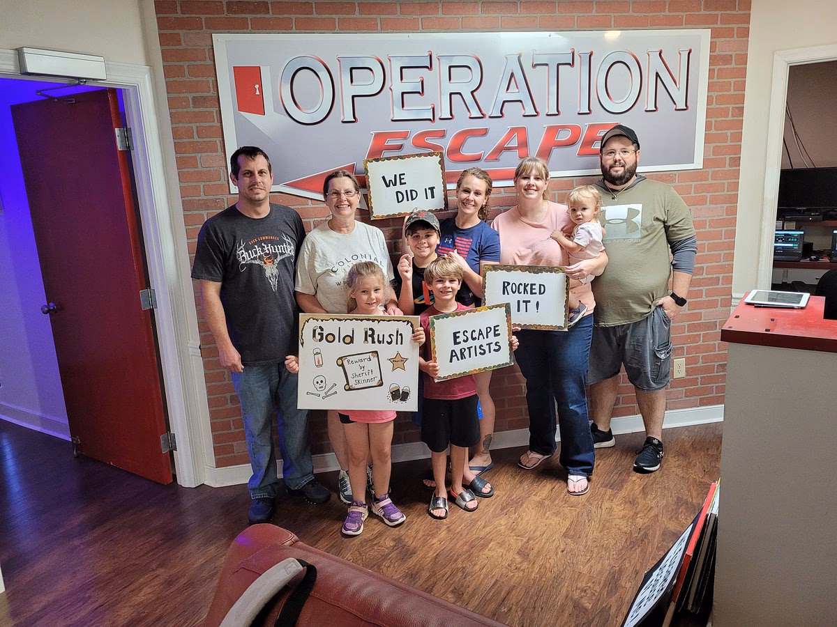 What are the hours of Operation Escape Beechwood centre?