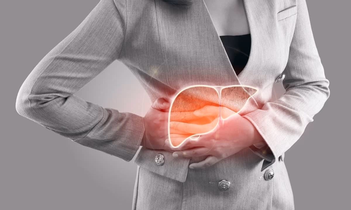 What are the symptoms of liver pain?