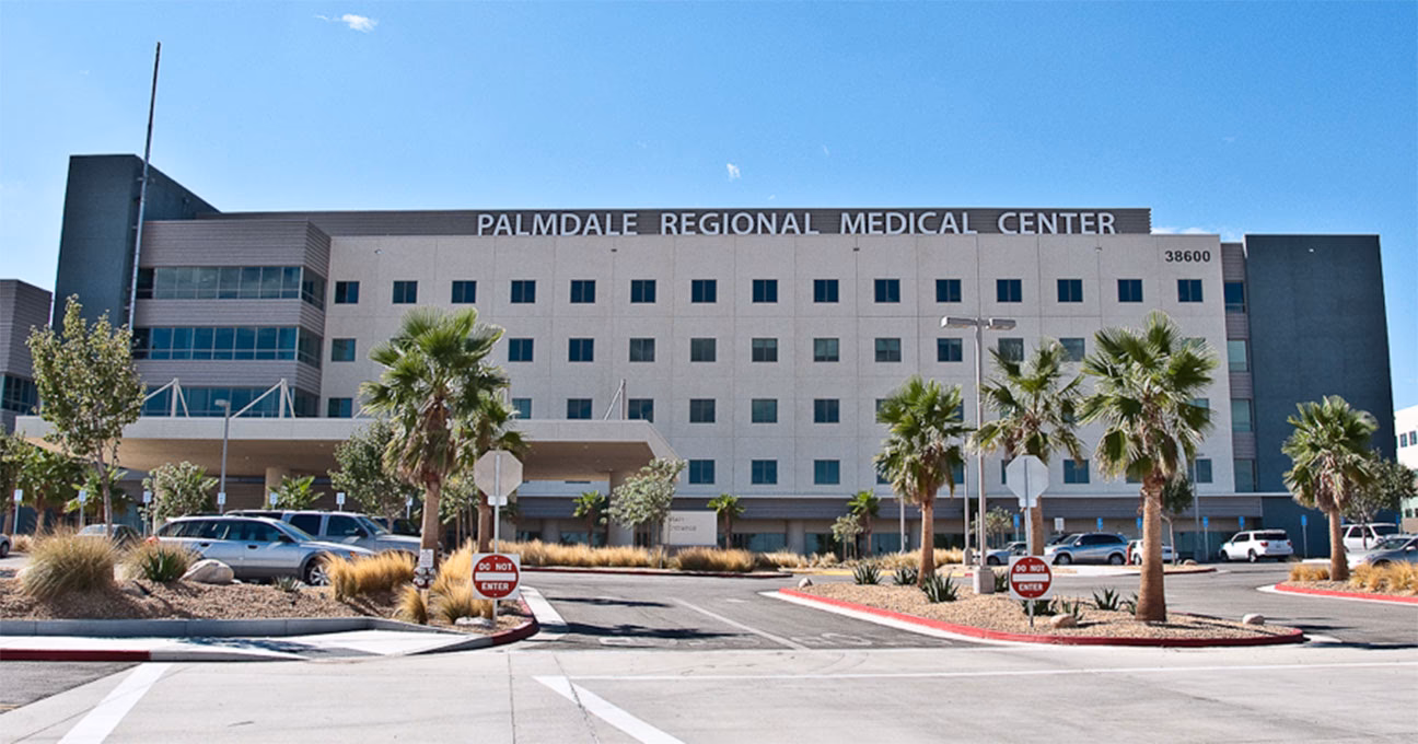 How many beds does Palmdale Regional Medical Center have?