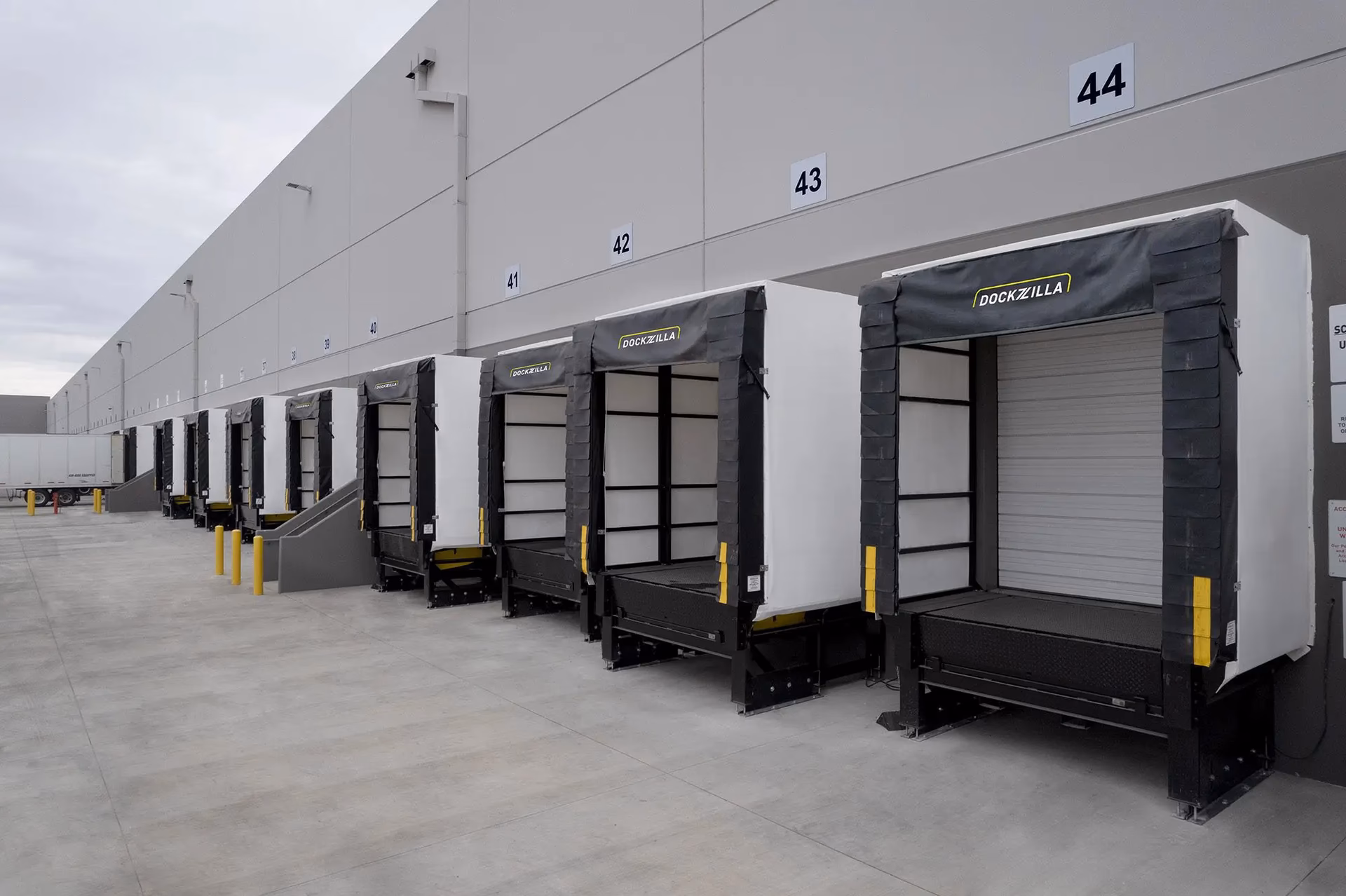 What is the phone number of company pitstyle (Port Shepstone)?