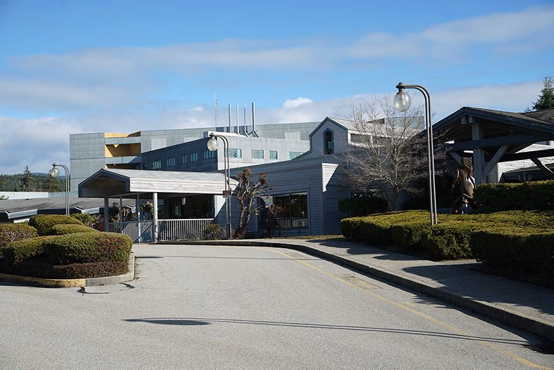 How do I get to Powell River?