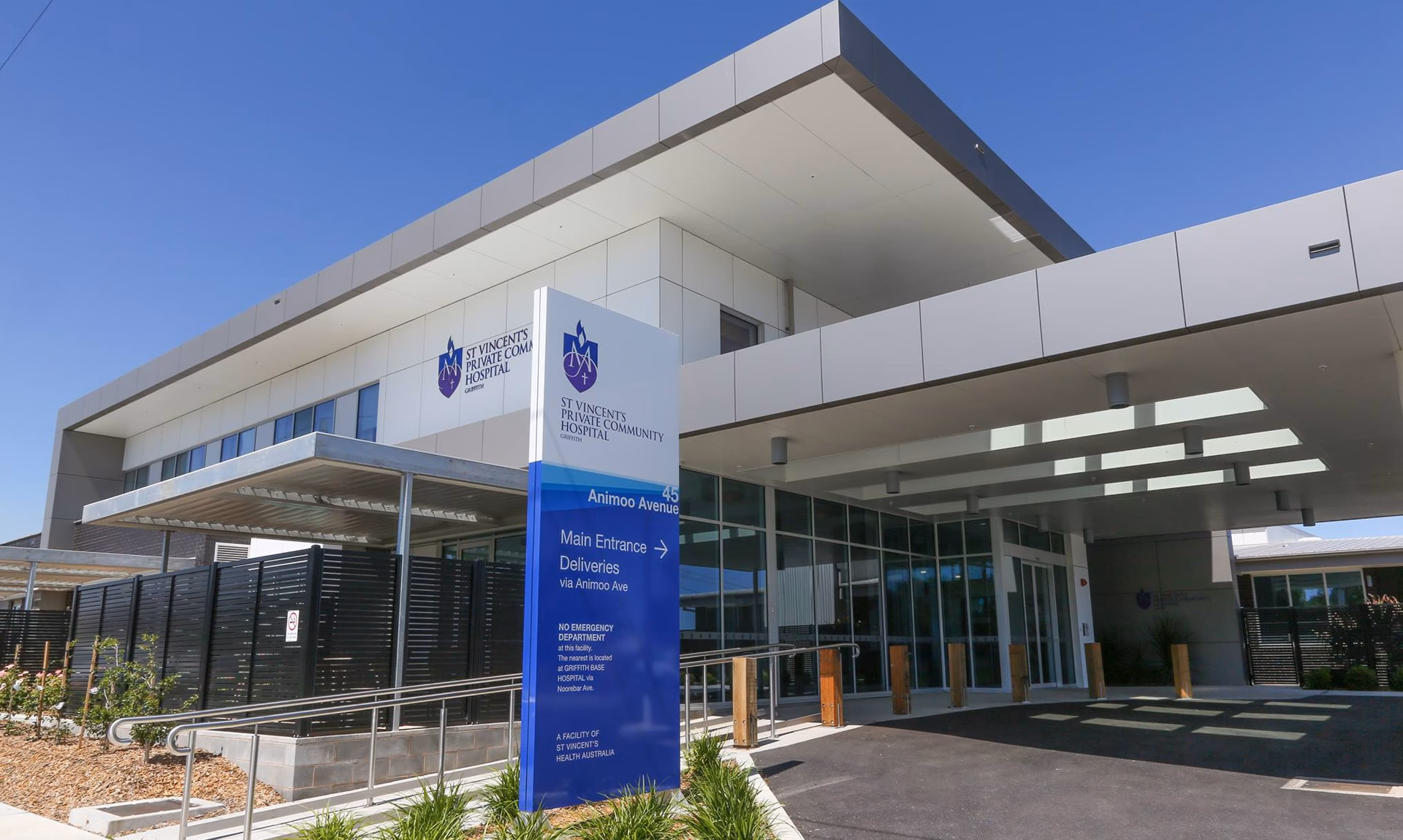 What is the healthcare system in Victoria?