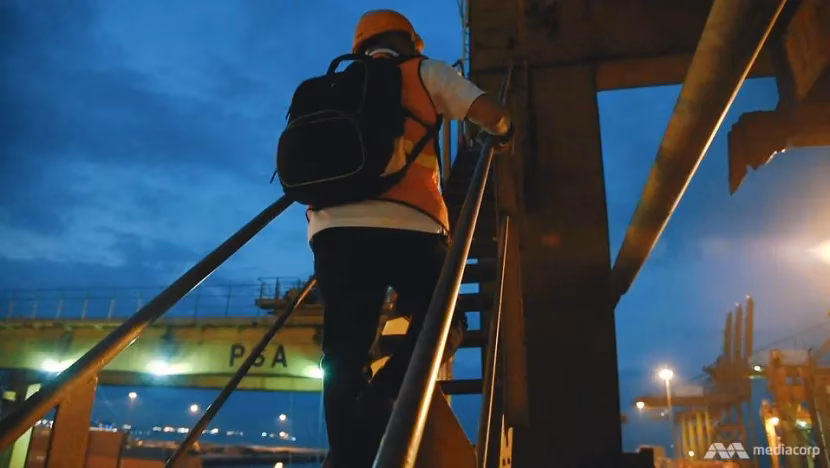 What are the duties of a crane operator?