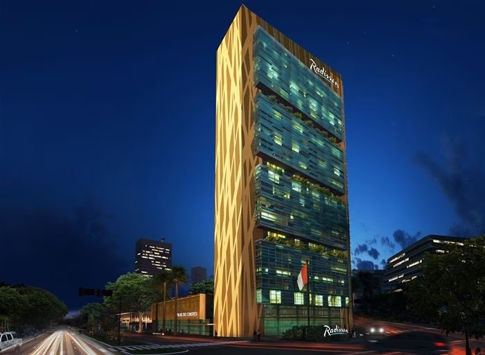 Who is the CEO of Radisson Hospitality Belgium?