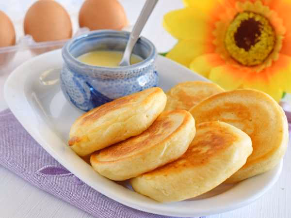 What do Russian Oladi pancakes taste like?