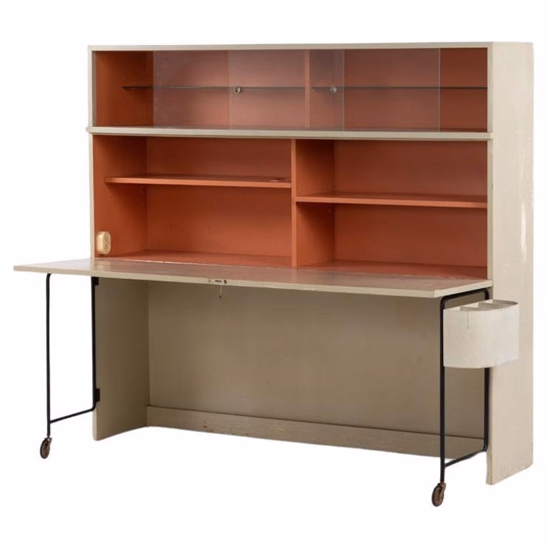 Did Rietveld design furniture?