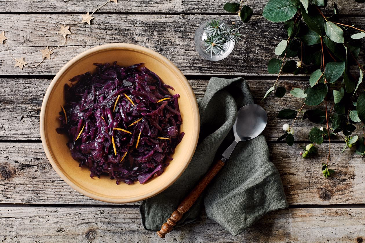 Hvordan steges rødkålen?