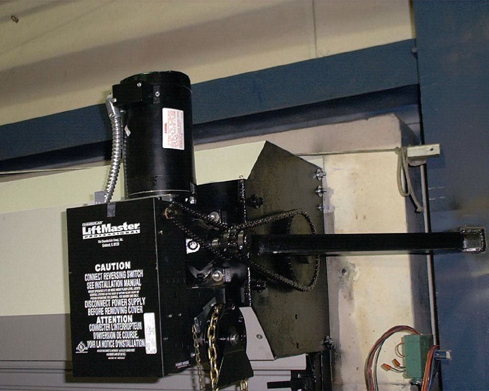 What skills do rolling machine operators need?