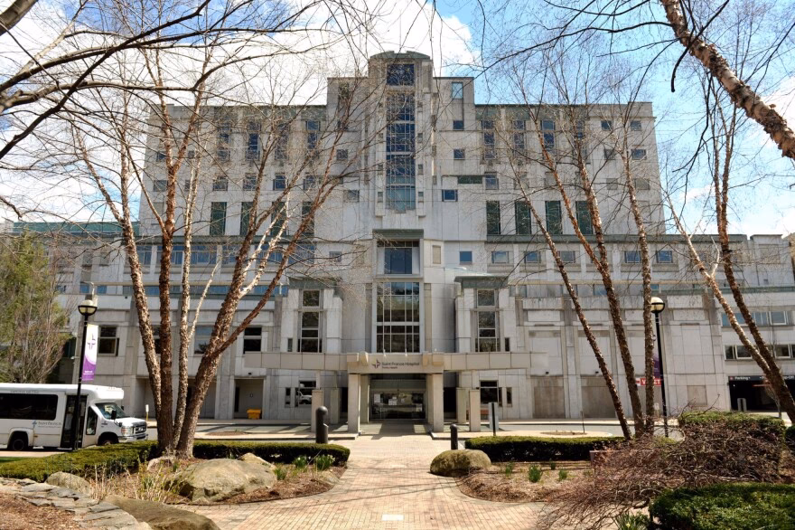 Where is Saint Francis Hospital & Medical Center?