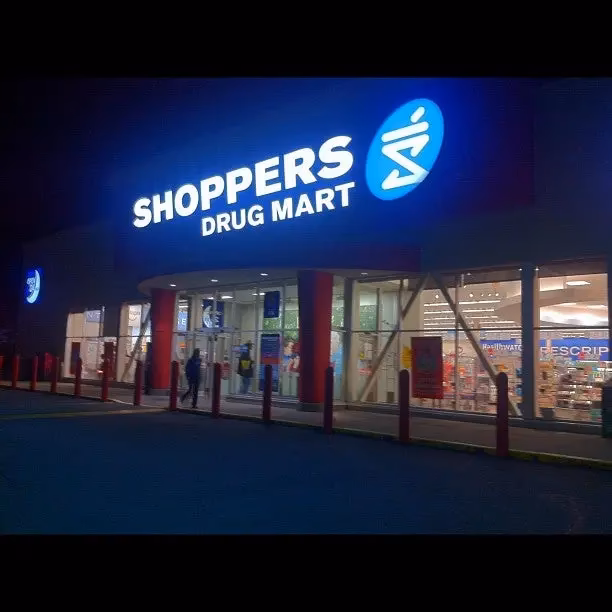 What stores are close to Shoppers Drug Mart in Vancouver?