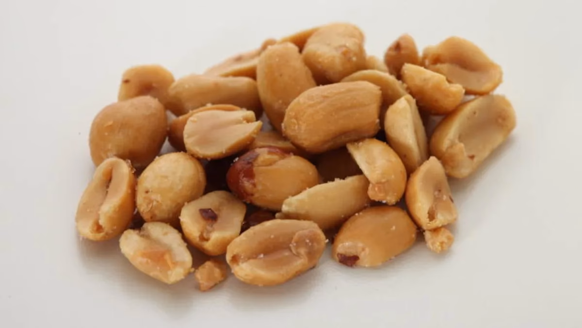 Are nut allergies a common cause of anaphylaxis in Singaporean children?