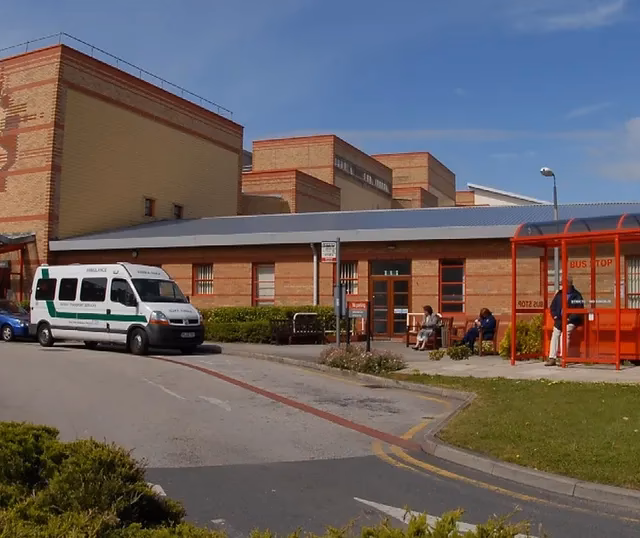 Is there a restaurant at Ormskirk hospital?