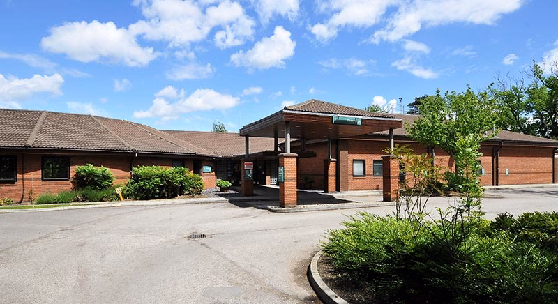 How do I contact spire Hull & East Riding Hospital?