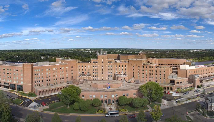 Where is St Cloud Hospital located?