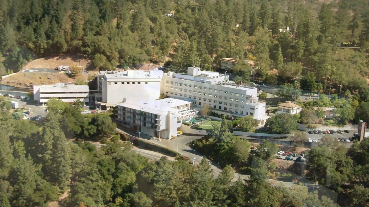 How do I contact Adventist Health St Helena?