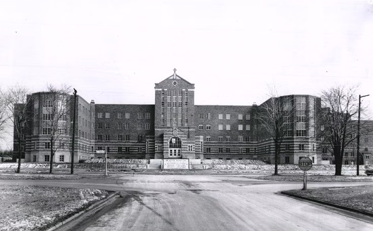 Where is St John Hospital & Medical Center?