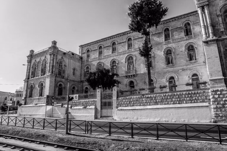 Where is St Louis Hospital?