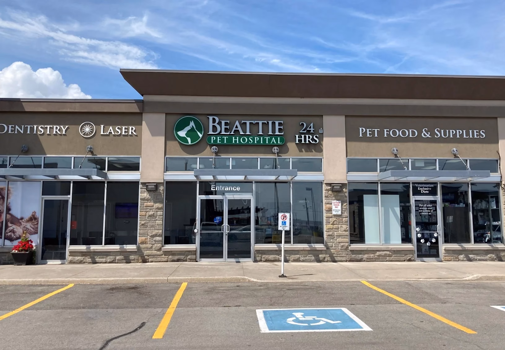 Does Stoney Creek veterinary hospital offer boarding?
