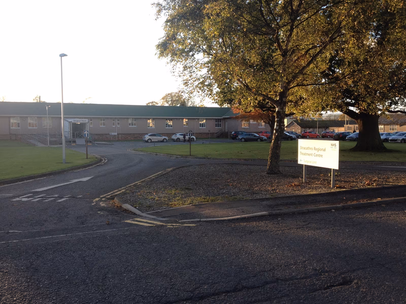 Does Stracathro still have a ward block?