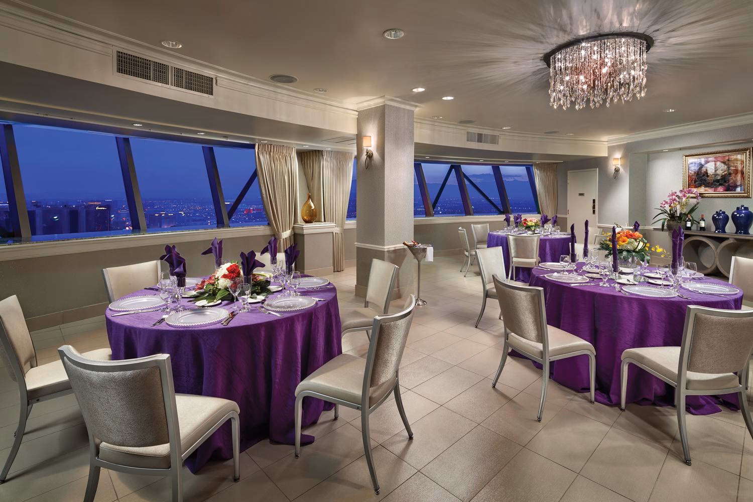 What is the name of the chapel at the Stratosphere?