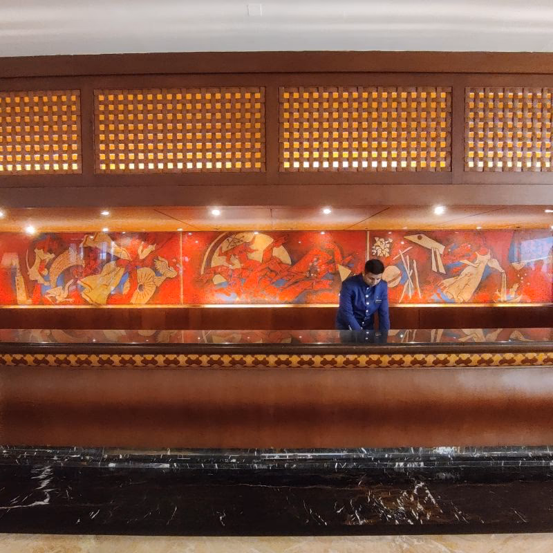 Is there a fee to visit Taj Mahal?