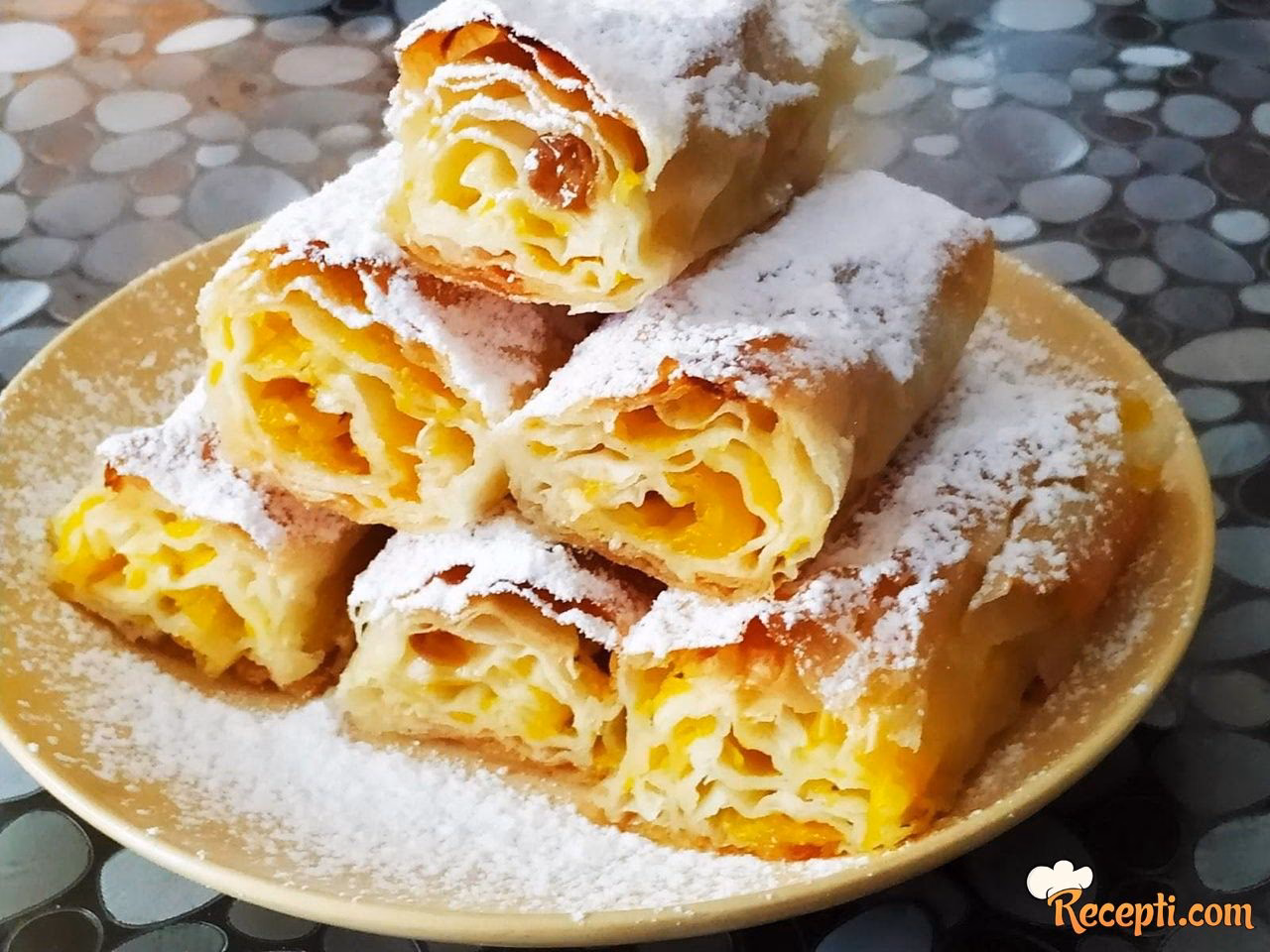 Is tikvenik a sweet pumpkin pie?