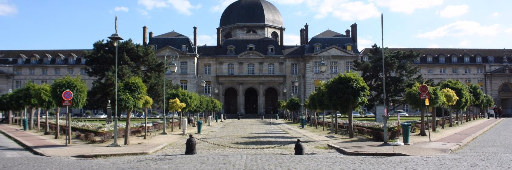 Qu'est-ce que l'hôpital Charles Foix ?