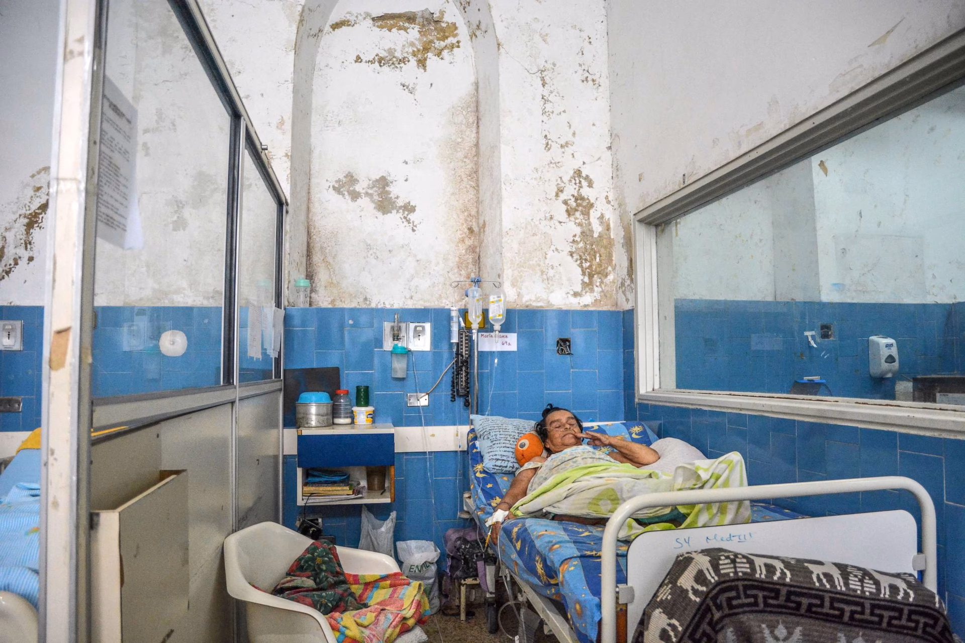 Why did the US exchange 10 Americans in Venezuela?