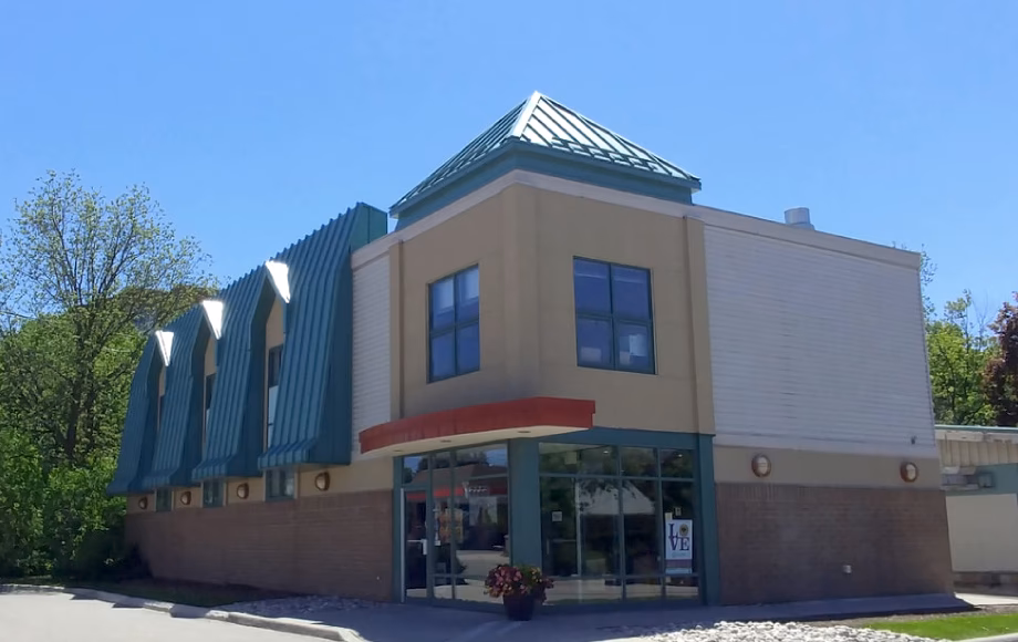 Why should you visit a veterinary office in Aurora CO?