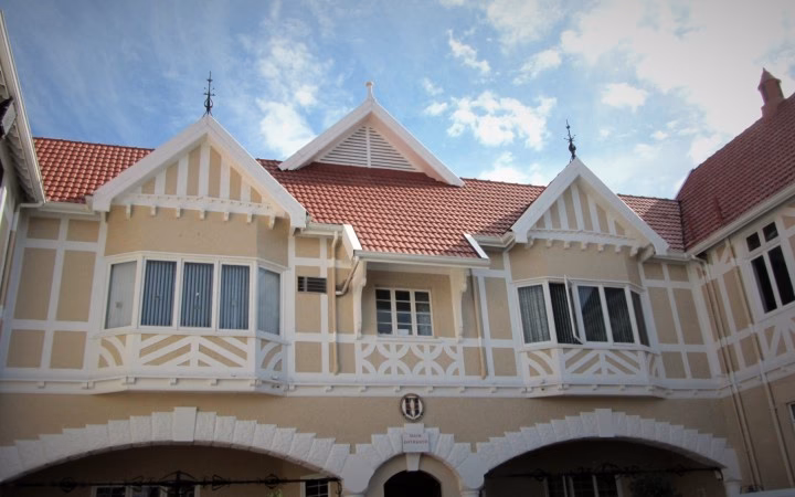 Is Victoria Hospital a good place to stay in Cape Town?