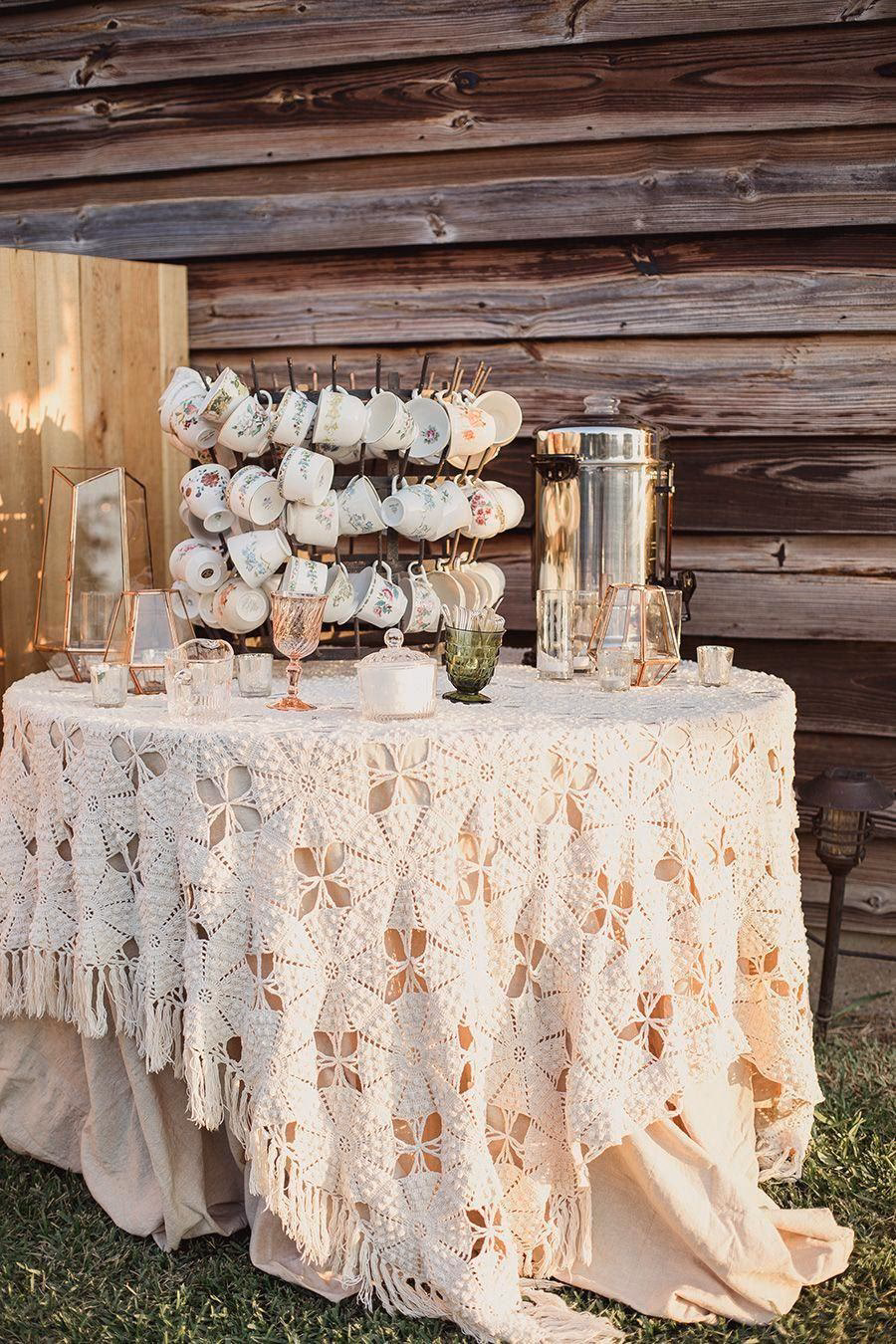 What is a vintage wedding theme?