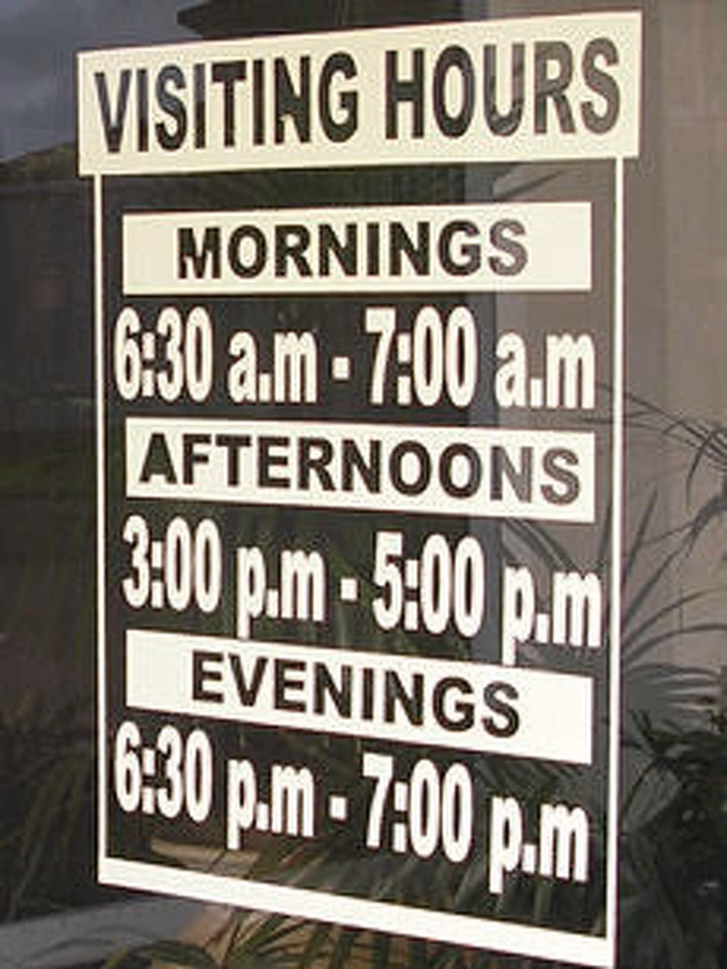 What are UCSF hospital visiting hours?