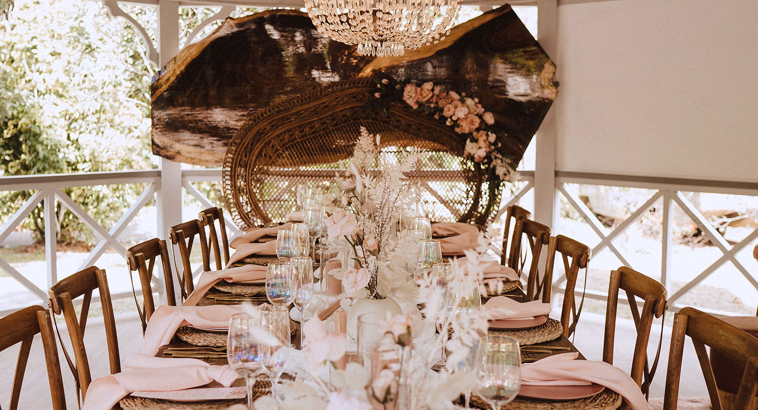 Why is Cairns a popular destination for weddings?