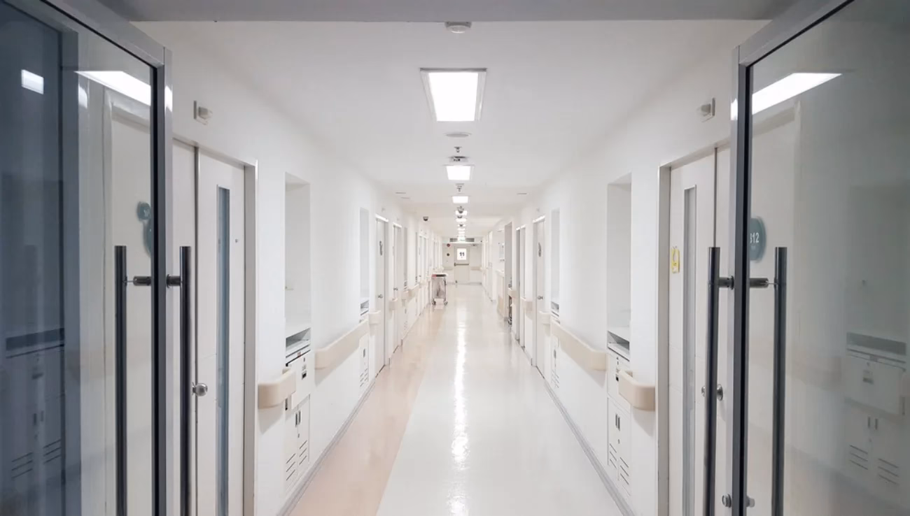How to optimize hospital lighting?