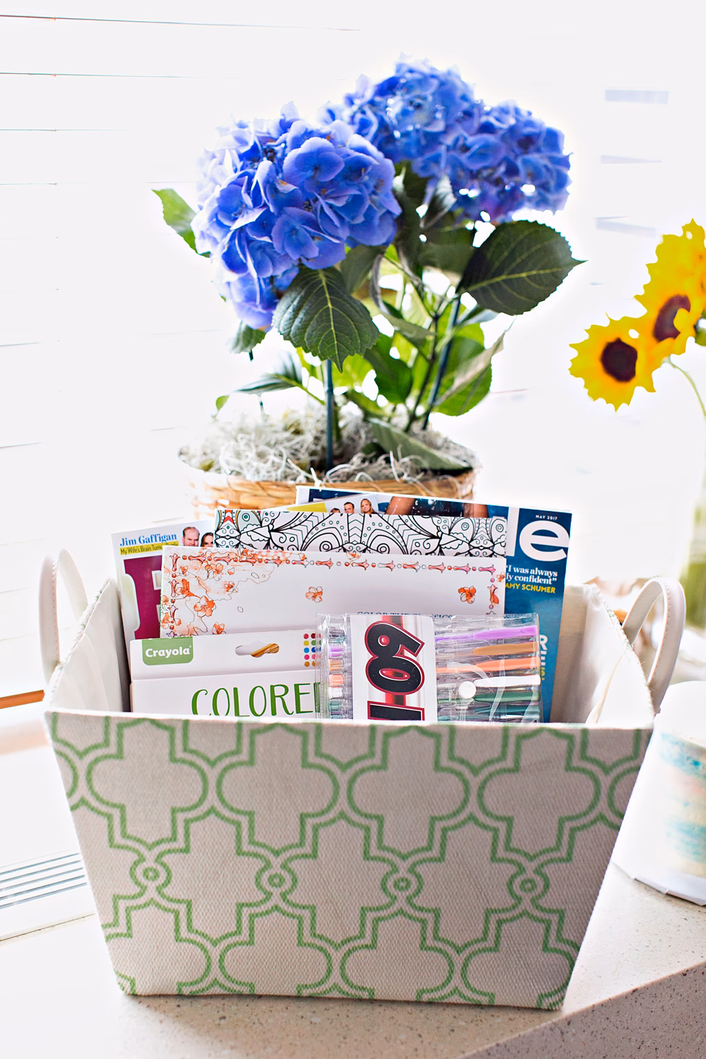 What is a good gift for couples at the hospital?