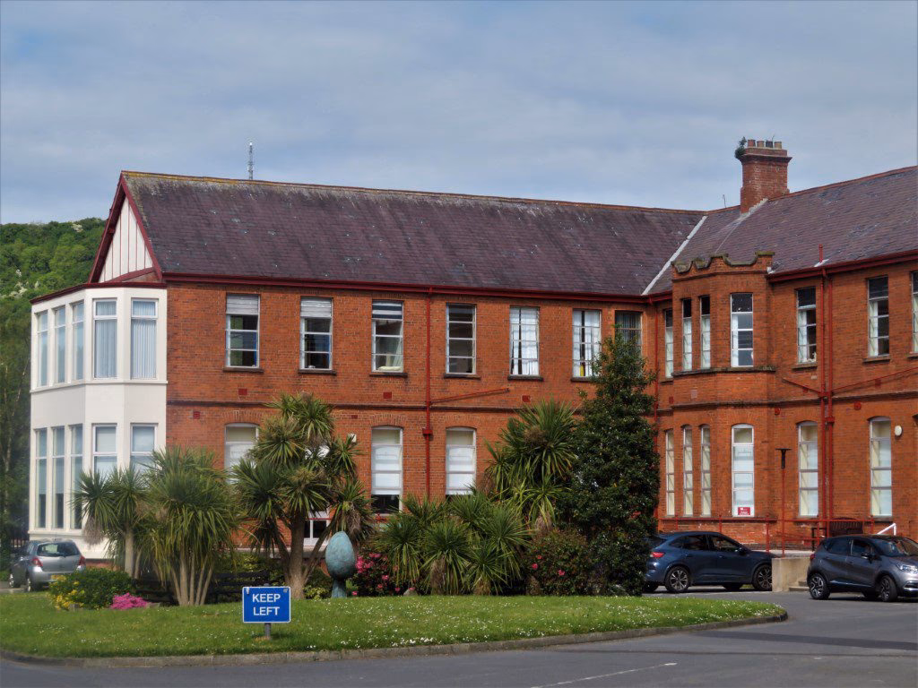 What is the address of Whiteabbey health centre?